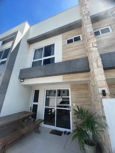 CASA DUPLEX EM PONTA DE CAMPINA !