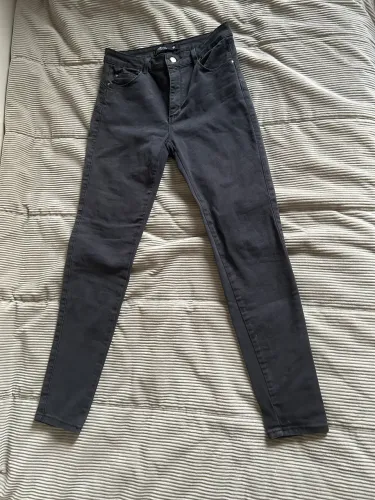 Calça jeans skinny preta