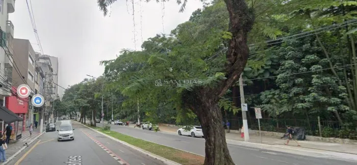 Imóvel Comercial à Venda  Localização no Bom Retiro