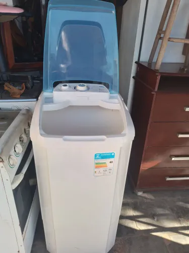Vendo  este tanquinho marca Britânia  10 kls