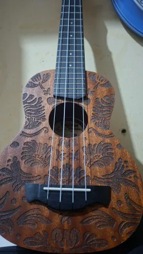UKULELE