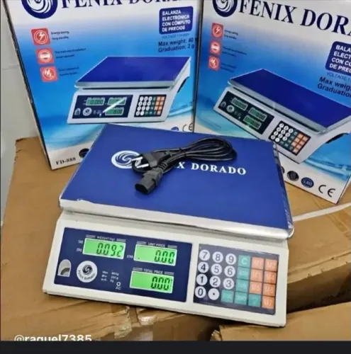 Balança digital bivolt 40kg de capacidade garantida de 6 meses novas