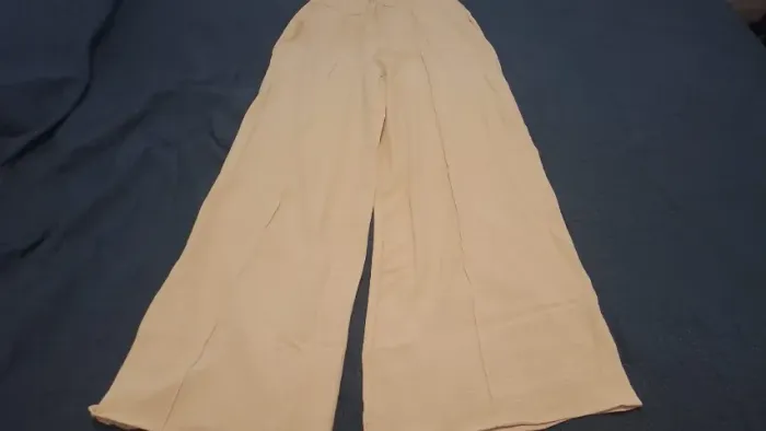 Calça alfaiataria pantalona beje Varley tam M