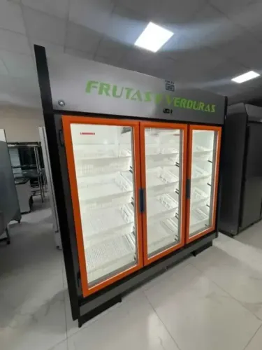 EXPOSITOR DE FRUTAS E VERDURAS 3 PORTAS FORTSUL EAS 203 RT HORT R$ 11199