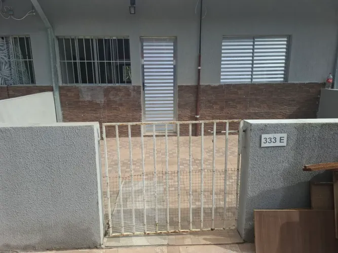 Aluga-se casa terra no bairro da freguesia da escada Guararema