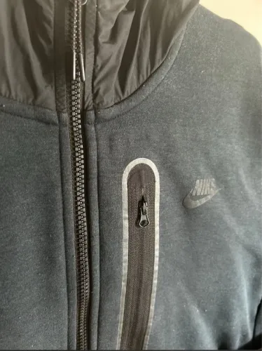 Jaqueta Nike original preta com capuz 
