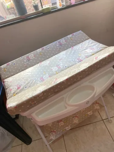 Banheira com suporte trocador