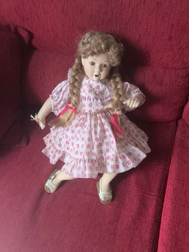 Boneca de louça 