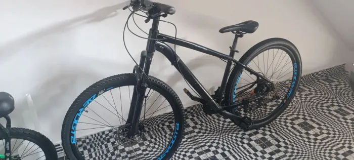 Vendo ou troco máquina de lavar ou mesa de jantar