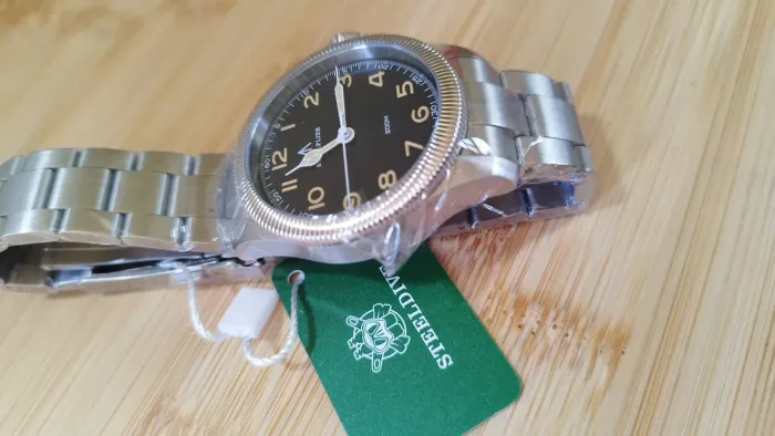 Relógio Piloto SteelDive com Seiko Vh31