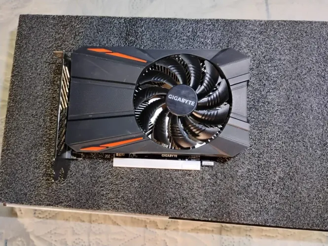 Placa de vídeo + Gabinete