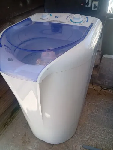 Máquina de lavar roupa Electrolux 7kg funcionando perfeitamente