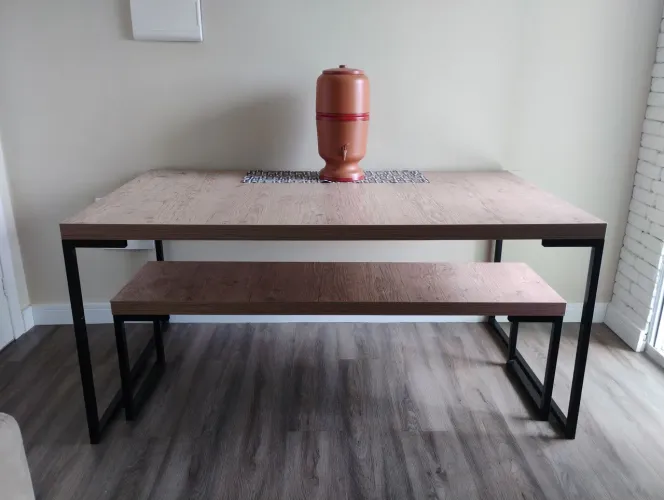 Mesa e banco industrial
