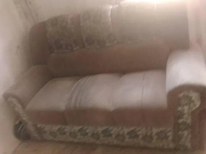 Vendo sofá ótimo estado só precisa lavar por que está guardado