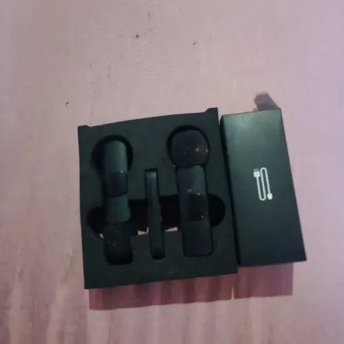 Vendo este microfone de lapela sem fio tipo c
