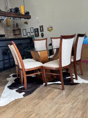 Conjunto mesa de jantar com 6 cadeiras
