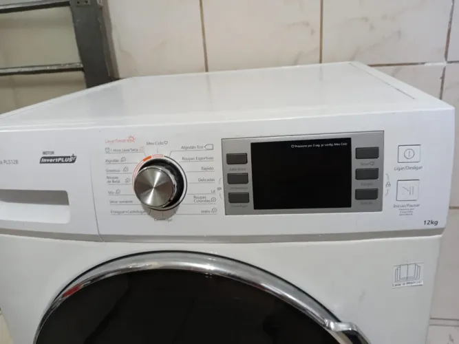 Maquina de lavar , funciona tudo certinho, so faz barulho na hora de centrifugar 