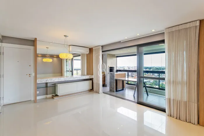 Apartamento com 3 Quartos, Vista Livre e 2 Vagas Paralelas no Ecoville em Curitiba!