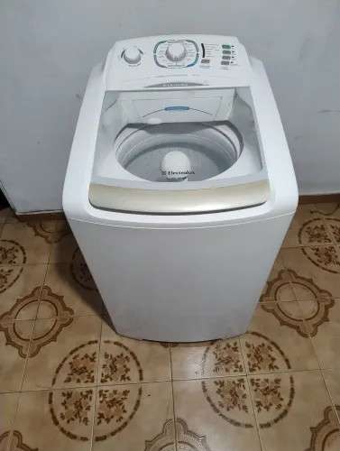 Máquina Electrolux 10kg bem conservada