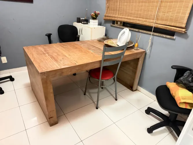 Mesa de Madeira de Demolição Grande e Robusta