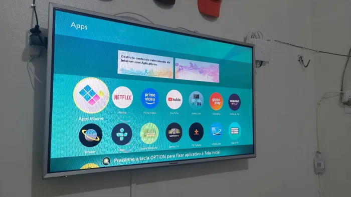 SMART 43 POLEGADAS ATUALIZADA. EM ÓTIMO ESTADO.