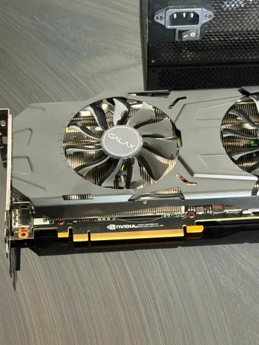 Placa de Vídeo GTX 1080 Ti + Fonte Corsair 650 de bônus