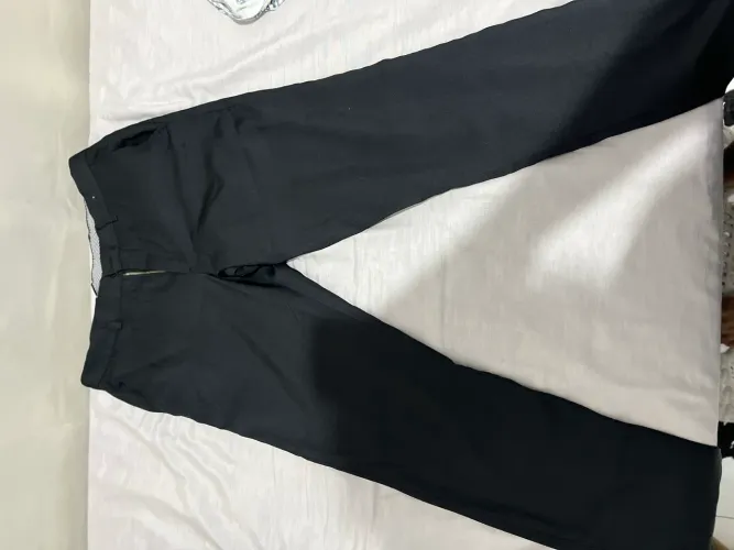 Calça alfaiataria alta qualidade, cor preta tamanho 40, marca Hizzon