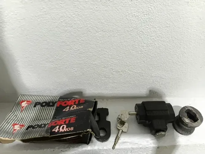 Cadeado para porta de rolagem