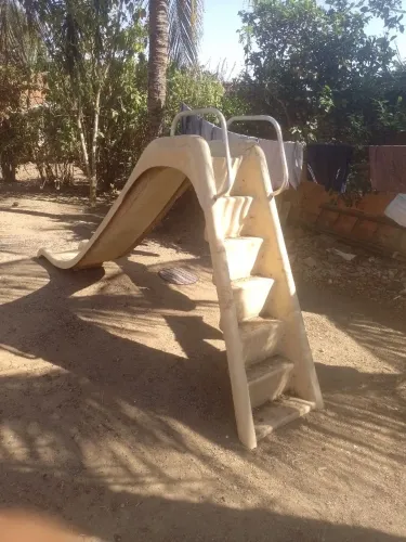 Escorregador de fibra para piscina