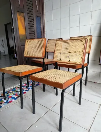 4 cadeiras de palha madeira e ferro industrial antigo antiquario 1970 perfeitas reformadas