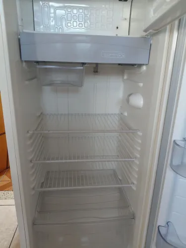 Vende-se geladeira usada Consul 340 litros, 127V.