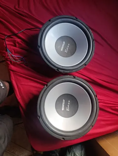 Par Subwoofer Magnum Bass 500 12 Polegadas 150w Rms 4 Ohms
