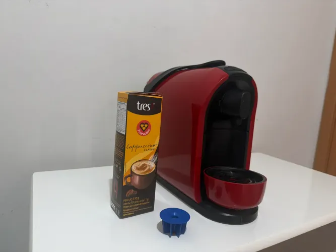 Cafeteira cápsulas Expresso semi nova
