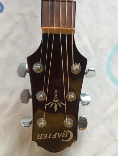 vendo ou troco esse violão Crafter hdc 24 EQ cordas novas regulado só pegar e tocar.