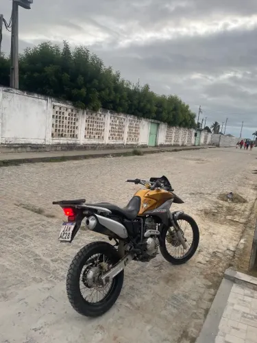 Xre 300 bem conservada