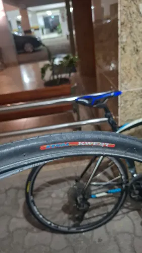 Pneu speed 700x28c K193 Kenda Kwest usado