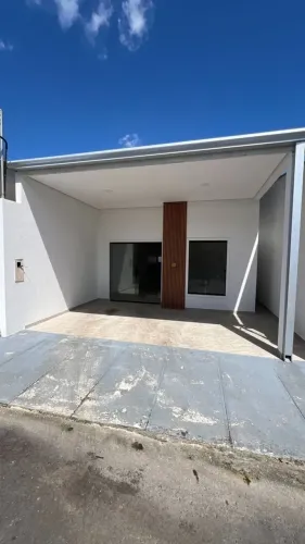 Casas em Residencial Fechado no Pq das Laranjeiras/ 02 Qts/Suite/ Poço Artesiano;