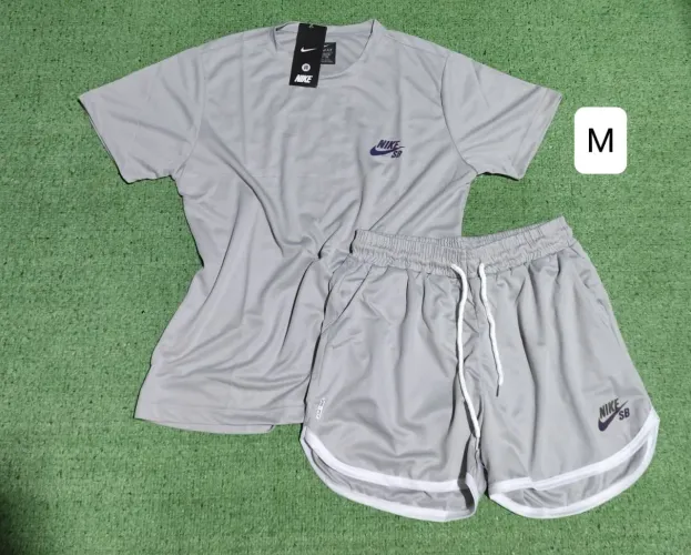 Conjunto feminino da Nike 
