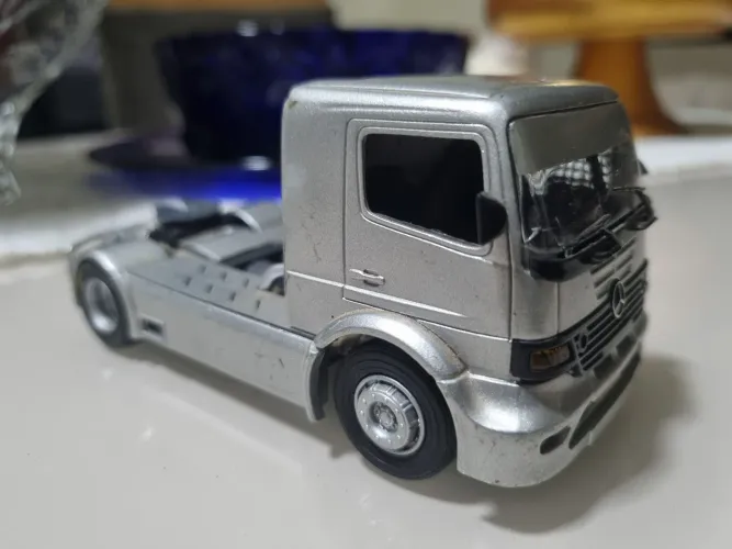 Caminhão Miniatura Mercedes-Benz Race Truck Saico 1:43 (Colecionador)