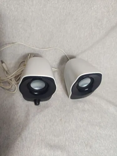 Caixa de Som 2.0 Logitech Z120 Branca e Preta