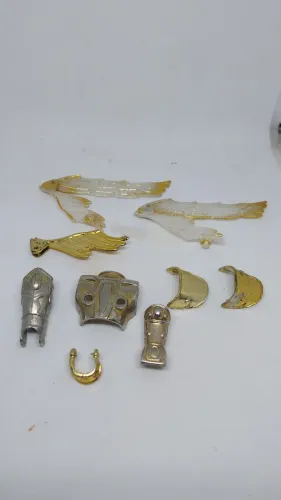 Kit peças cavaleiros do Zodíaco Bandai vintage Ouro Sagitário 