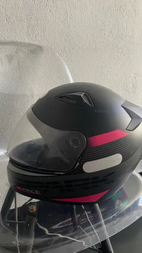 Capacete feminino