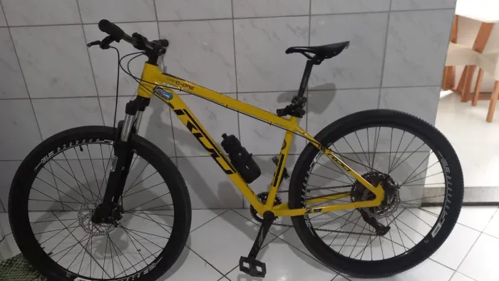 Bicicleta aro 29 k7 de 12 velocidades. Bike top para trilha
