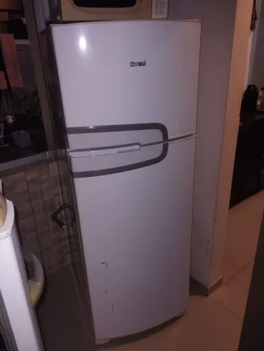 Vendo ou troco Geladeira Consul 220v Duas Portas