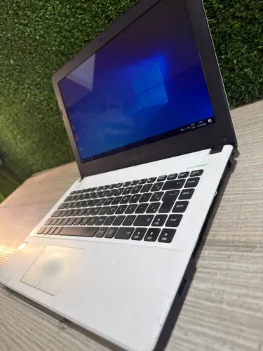 Notebook Asus Core i3 10ram HD500 Windows 10 Office Antivírus