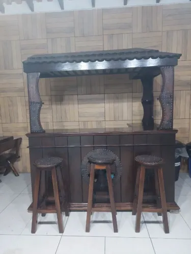 Barzinho de madeira