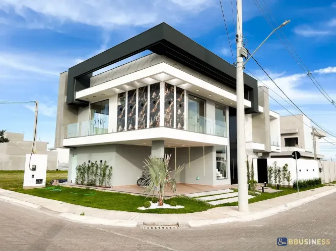 Casa alto padrão no Condomínio Cidade Jardim Resort com Piscina, 4 quartos, sendo 3 suítes