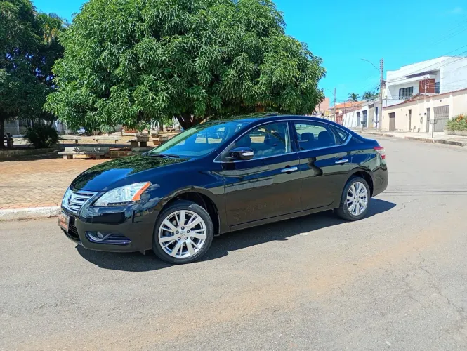 Nissan Sentra SL 2.0/ 2.0 Flex Fuel 16V Aut. 2016