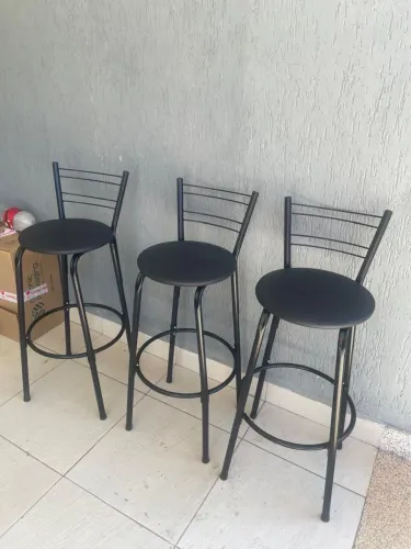 3 banquetas novas e lindas