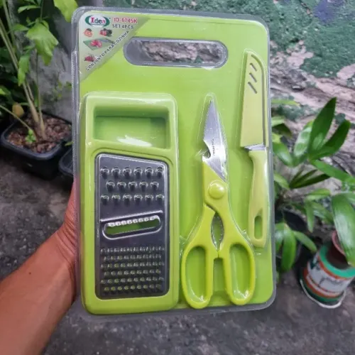 Kit Utensílios de Cozinha 4 Peças - Ralador, Tesoura, Faca e Tábua - Novo na Embalagem